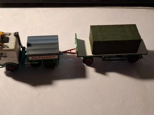 Kibri  1:87 - Circus C. Althoff - Mercedes  Zugmaschine  mit Anhänger Nr. 36 - Bild 1 von 6