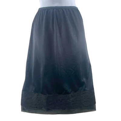 复古 Lorraine 半滑大号黑色枕头标签 1950 年代缎面雪纺蕾丝下摆 — 第 1/4 张图片