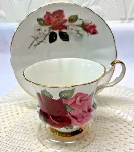 Vtg. Camelot Bone China Made in England Teacup & Saucer w/ Maroon & Pink Roses - Picture 1 of 6