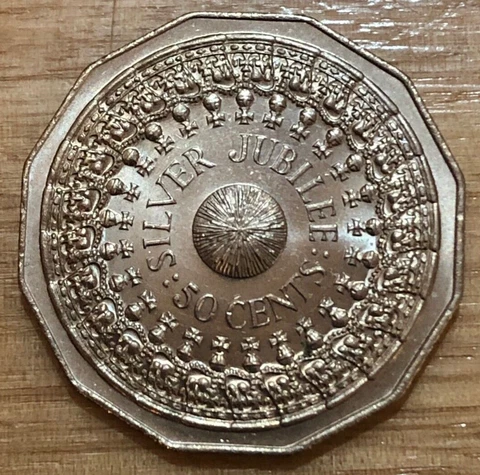 1977 50 CENT COIN AUSTRALIA  Queen Elizabeth II Silver Jubilee CEV44 Cover
