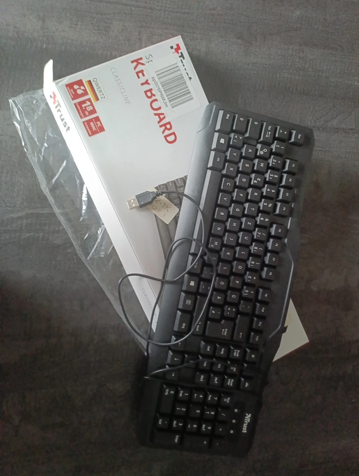 🇩🇪 Tastiera Keyboard Trust QUERTZ USB - NUOVA - Immagine 1 di 1