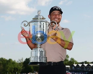 Foto de golf Xander Schauffele Wanamaker Trophy 2024 ganador del campeonato de la PGA 8x10 - Imagen 1 de 1