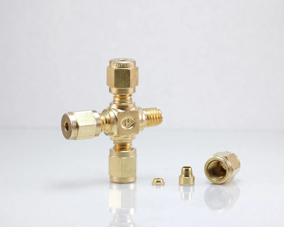 UNION CROSS 1/8 IN OD TUBE FITTING BRASS HOKE GYROLOK 2CBR SUBSTITUTE B-200-4 - Image 1 of 1