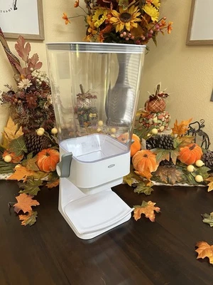 OXO KITCHEN CONTAINERS STORAGE FOOD CEREAL SNACK DISPENSER COUNTERTOP 5.5 QT NEW - Image 1 of 4