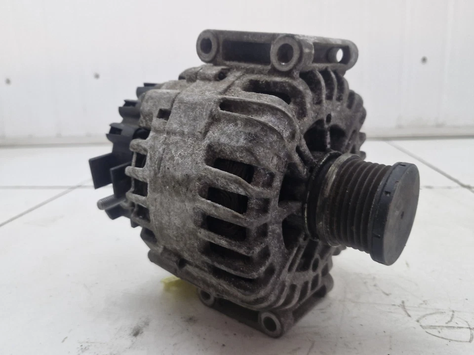 2017 Mercedes Sprinter W906 2.1 CDI Alternator 14V 220A A6461540802 - Image 1 of 4