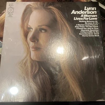 LYNN ANDERSON A WOMAN LIVES FOR LOVE ~ KH 30760 ~ 1971 LP SEALED - Image 1 of 2