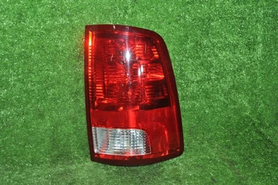 Dodge Ram 1500 2009-2018 OEM montaje de luz trasera derecha lámpara trasera halógena Foto 1 de 4