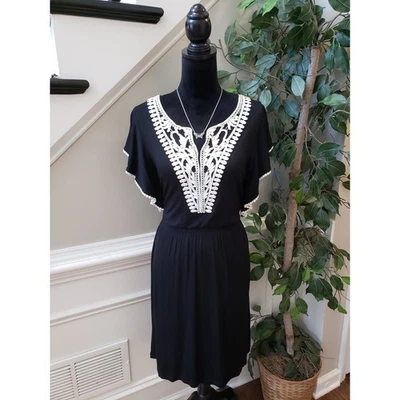 Vestido vaina Spense para mujer mediano negro ribete de encaje cuello en V manga corta cintura ceñida Foto 1 de 4