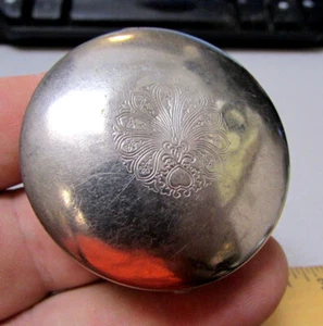 Vintage grabado diseño floral compacto, hermoso artículo de decoración de tocador, 2 pulgadas - Imagen 1 de 5