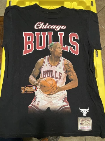 Chicago Bulls Dennis Rodman 1997 NBA Finals Mitchell & Ness Men's Size M T-Shirt Cover