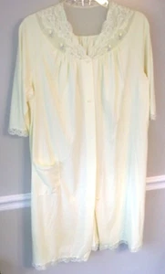 Vtg Shadowline Yellow Knee Length Lace Flowers Button Front Robe USA Size M - Picture 1 of 6