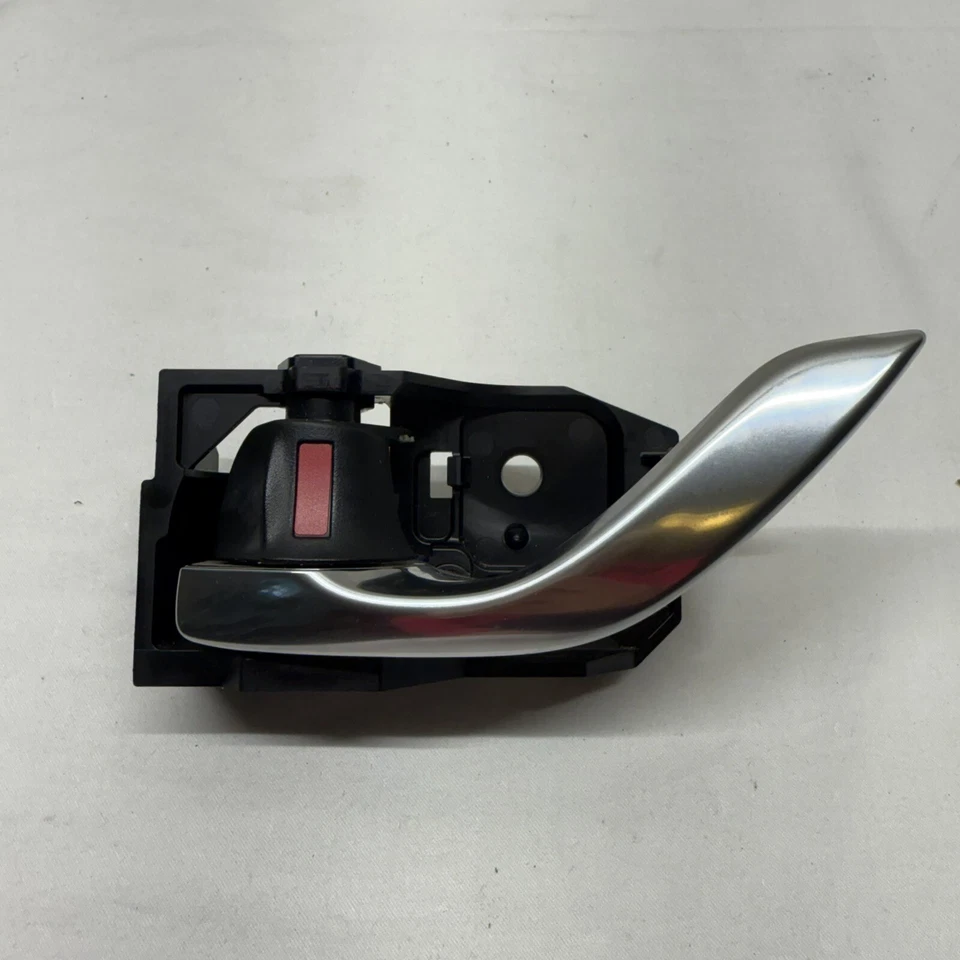 OEM 2017 - 2021 MAZDA CX-5 REAR LEFT SIDE INTERIOR INSIDE DOOR HANDLE T8315KD53 - Image 1 of 4