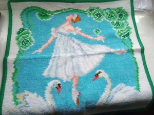 Swan Handkerchief - Picture 1 of 1