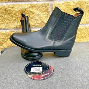 TOGGI OTTOWA LEDER Gr. UK 6 Brandneu KURZSTIEFEL ZUM ÜBERZIEHEN ELASTISCHE SEITEN SCHWARZ - Bild 1 von 16