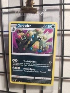 Garbodor 111/185 Swsh04: Vivid tensione regolare - Foto 1 di 2