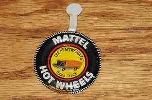Mattel Hot Wheels 1969 The Heavyweights Dump Truck Metall Sammler Knopf alt ** - Bild 1 von 9
