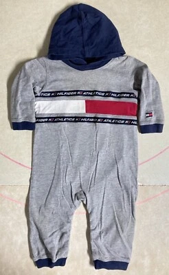 Mono de atletismo Tommy Hilfiger vintage años 90 mameluco bebé niños 12-18 meses de colección Foto 1 de 4