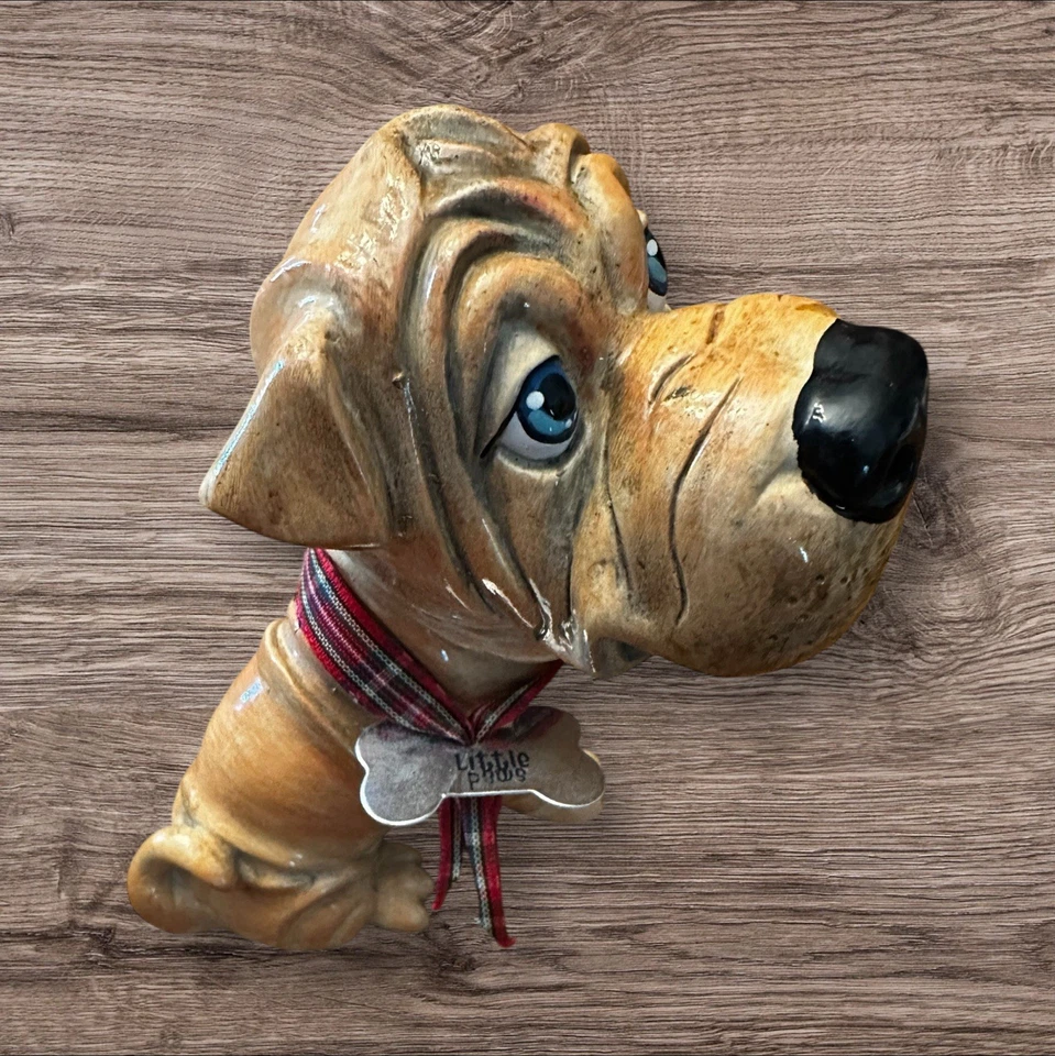 Figura de perro de 4” coleccionable Little Paws “Héctor The Shar Pie Dog” de Aurora  Foto 1 de 4