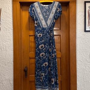 Dark Blue Floral Wrap Midi Rayon Dress Women’s US Small - Picture 1 of 10