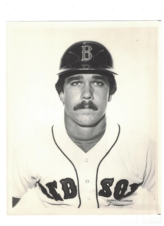 Gary Allenson Boston Red Sox 1980 USED 8x10 Press Photo RH5 - Image 1 of 1