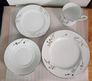 Noritake Porcelana Fina Madera de Abedul Cuatro Piezas de Repuesto, Nuevo - Imagen 1 de 2