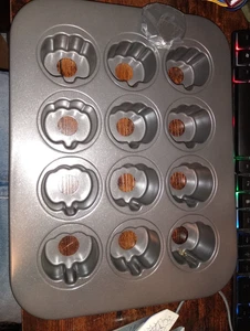 Chicago??? Juego de sartenes para magdalenas metálicas antiadherentes con 12 insertos de fácil extracción - Imagen 1 de 4