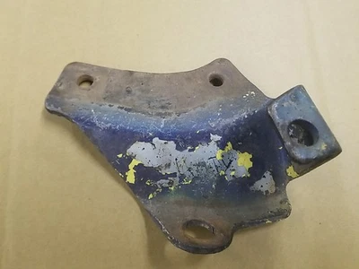 Chevrolet Camaro 1967 lado del conductor soporte de parachoques delantero exterior LH GM original  Foto 1 de 3