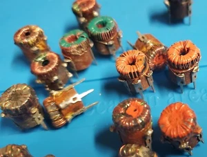 (30 Piezas) Lote Varios Transformadores Montaje Pcb RF Toroidal Vintage Azul Verde Naranja - Imagen 1 de 10