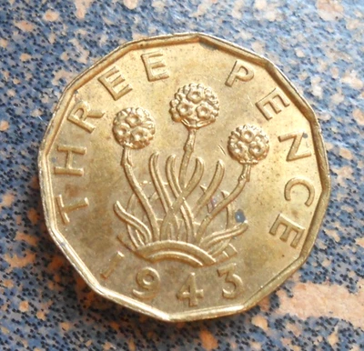 1943 INGLÉS, REINO UNIDO, GRAN BRITÁNICO BONITA MONEDA DE TRES PENIQUES SIN CIRCULAR #1 Foto 1 de 2
