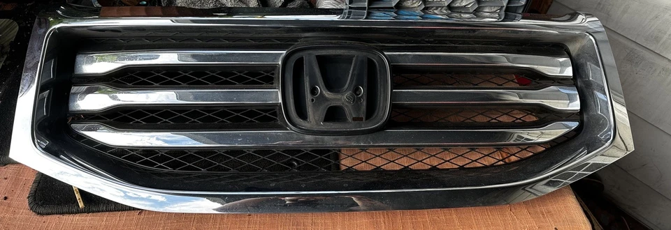 Parrilla delantera Honda Pilot 2014 OEM Foto 1 de 1