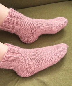 Handgestrickte Wollsocken Rouge Rose 100% Wolle kuschelig warm Winter Geschenk Größen S M L - Bild 1 von 4