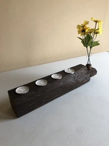 Antikes Holz mit Teelichtern und Blumenvase  - Bild 1 von 6