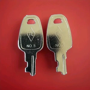 Set Of 2 Luggage Window Cabinet Keys ??:  Marked "TL No. 5" - Picture 1 of 4