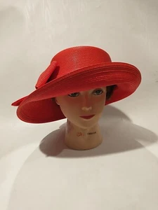 Collection Fine Millinery par August Accessoires Red Bow Derby Church chapeau élégant - Photo 1/12