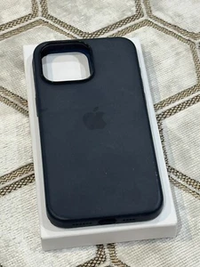 Genuine APPLE iPhone 15 Pro Max Silicone Case in Black, Boxed - Zdjęcie 1 z 5