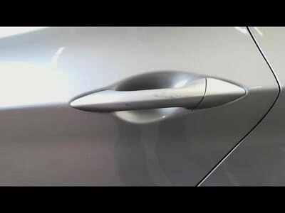 Manija de puerta exterior trasera izquierda usada se adapta a: Hyundai Elantra 2013 montaje puerta SDN Foto 1 de 4