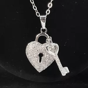 925 Sterling Silber Halskette mit klaren Zirkonia CZ Herz und Schlüssel Anhänger - Bild 1 von 11