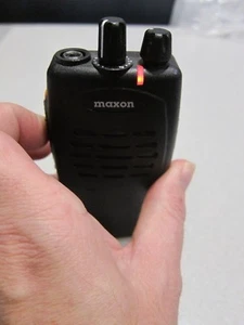 MAXON SP-1102 148-174 MHz VHF 16ch Two Way Radio - Picture 1 of 5