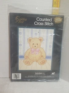 Kit de punto de cruz contado abeja dorada - OSO DE PELUCHE, kit # 60401 NUEVO - Imagen 1 de 3