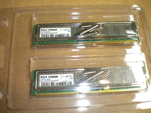2x 2GB Total 4GB PC3 10666 Platinium Series OCZ3P1333LV4GK Latency 7-7-7 @ 1.65V - Picture 1 of 3