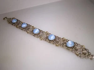 VINTAGE 1940-50er SILBER GEWASCHEN FLORAL FILIGRAN IMITAT MONDSTEIN CABOCHON ARMBAND - Bild 1 von 9