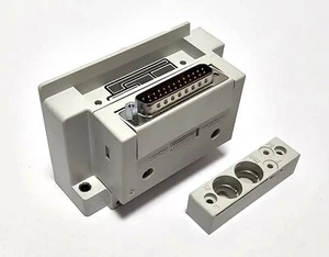 SMC SS5Y3 25-polig D-Sub pneumatischer Krümmer Endplatte - Neu - Bild 1 von 3