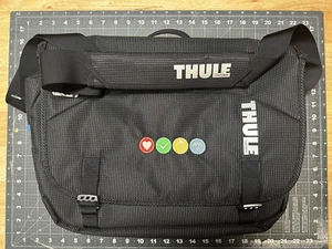 Thule Leeds Crossover bunte Stickerei 15,4" Laptop Macbook mit THULE TAG - Bild 1 von 16