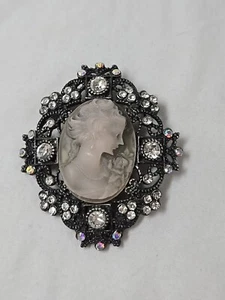 Broche camafeo AAi ovalado negro tono plata pedrería prendedor gótico victoriano 2,25" - Imagen 1 de 7