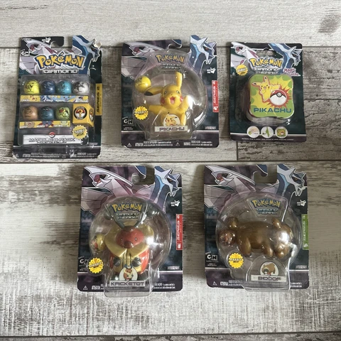 lot of 2 diamond pearl Pokemon figures Lot Cover