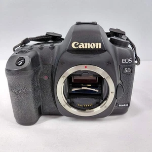 Canon EOS 5D 20.1MP Digital SLR DSLR Camera - Picture 1 of 9
