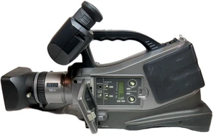 Panasonic AG-DVC15 Mini-DV 3-CCD Professionelle Camcorder, XLR-Audio, 3“ LCD - Bild 1 von 20