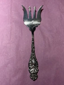 Antique Baker Manchester Sterling Silver Spartan Helmet Tip Sardine Beer Fork - Bild 1 von 2