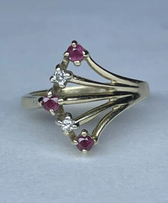 Anillo de cóctel CS 14K oro amarillo diamante y rubí damas talla 4,5 Foto 1 de 4