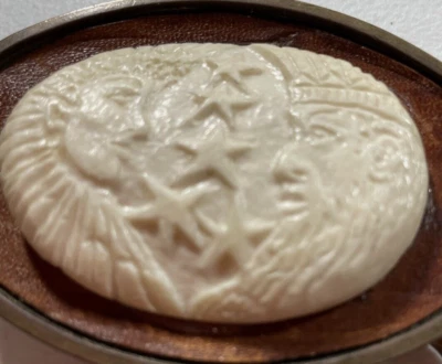 Hebilla de cinturón de latón vintage BTS artista tallada a mano tribal con inserto de cuero 1978 Foto 1 de 4